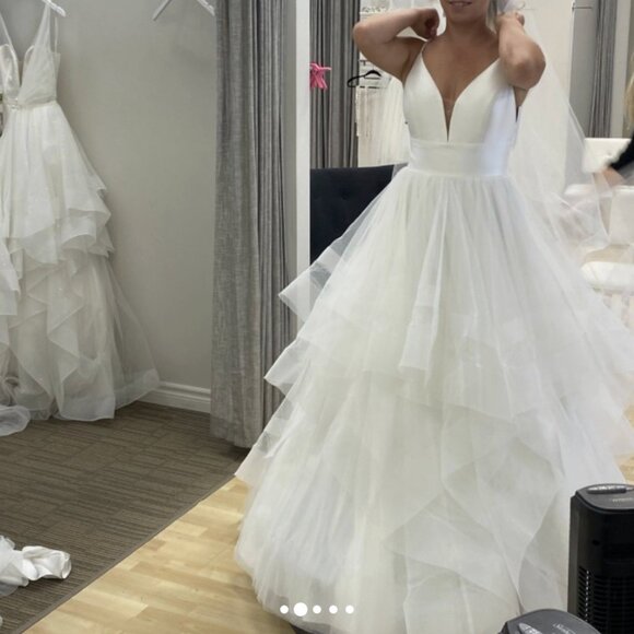 Wedding Dress - Picture 2 of 4